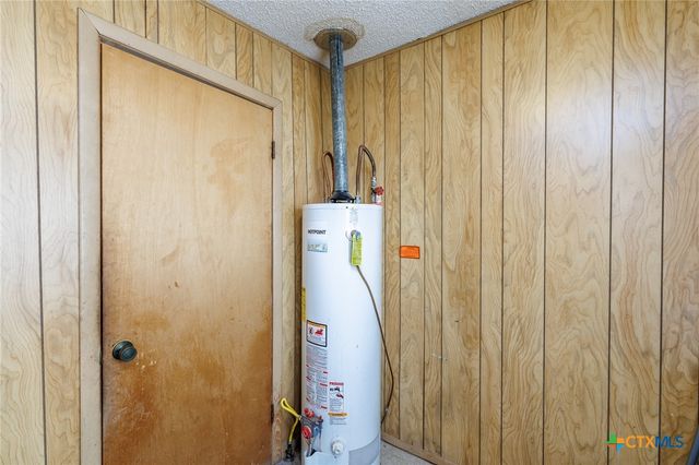 921 Robertson Street, Gonzales, TX 78629