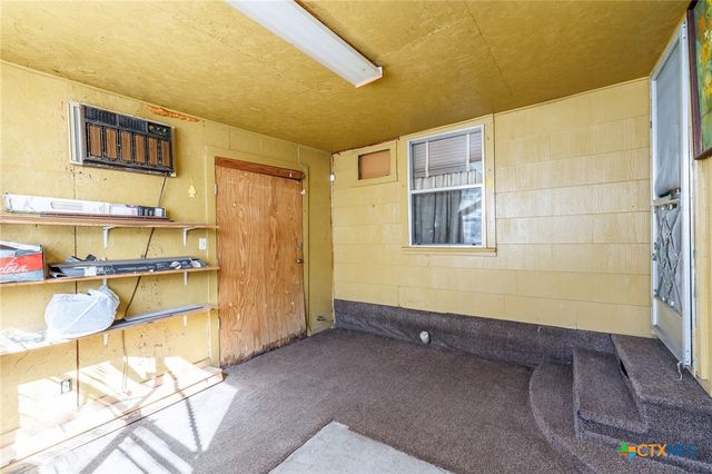 921 Robertson Street, Gonzales, TX 78629