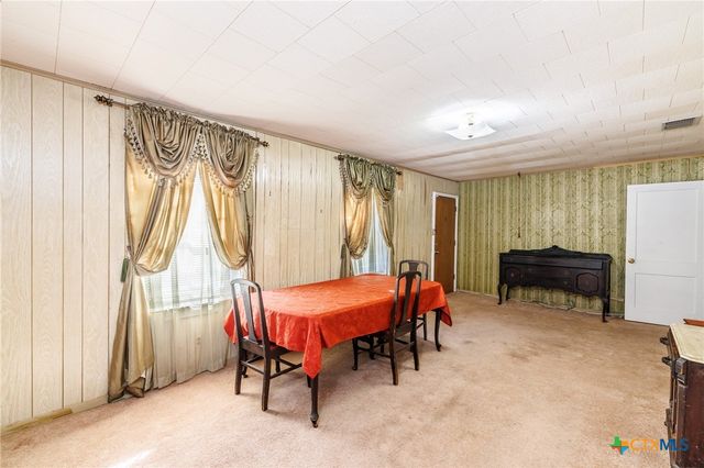 921 Robertson Street, Gonzales, TX 78629