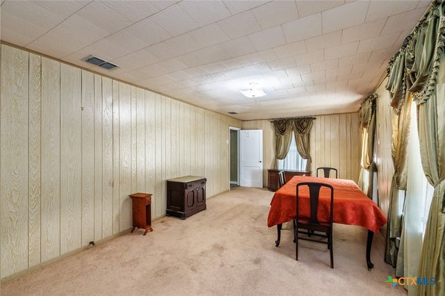 921 Robertson Street, Gonzales, TX 78629