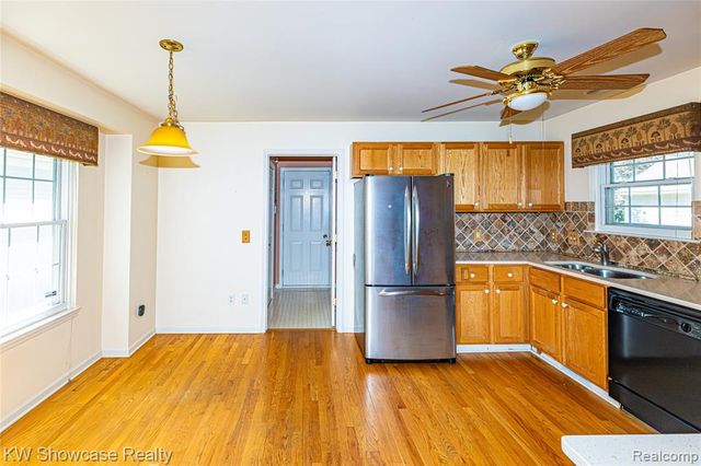 5373 Forest Ridge Drive, Clarkston, MI 48346