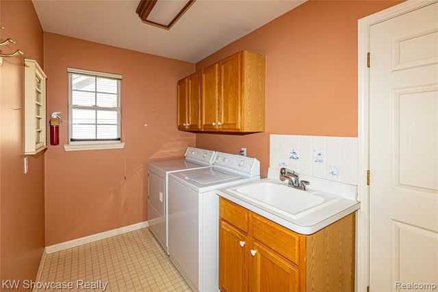 5373 Forest Ridge Drive, Clarkston, MI 48346