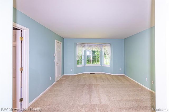 5373 Forest Ridge Drive, Clarkston, MI 48346