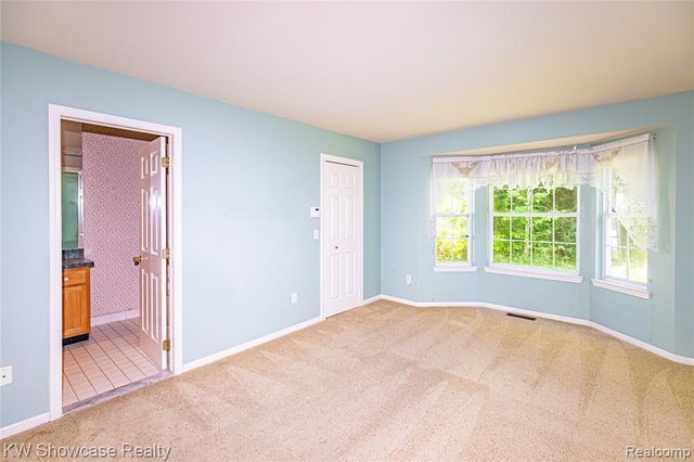 5373 Forest Ridge Drive, Clarkston, MI 48346