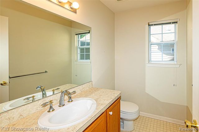 5373 Forest Ridge Drive, Clarkston, MI 48346