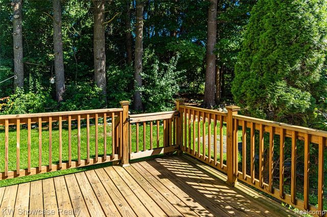 5373 Forest Ridge Drive, Clarkston, MI 48346