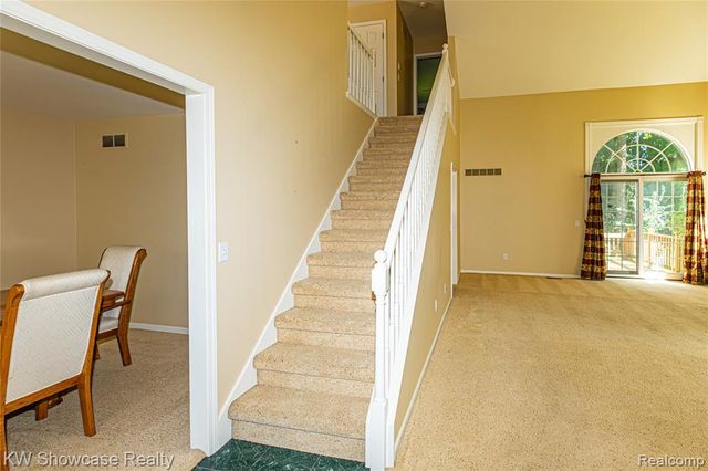 5373 Forest Ridge Drive, Clarkston, MI 48346