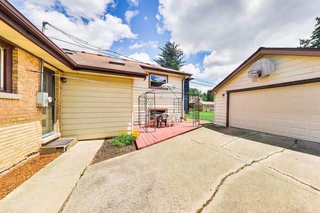 336 W Fremont Avenue, Elmhurst, IL 60126