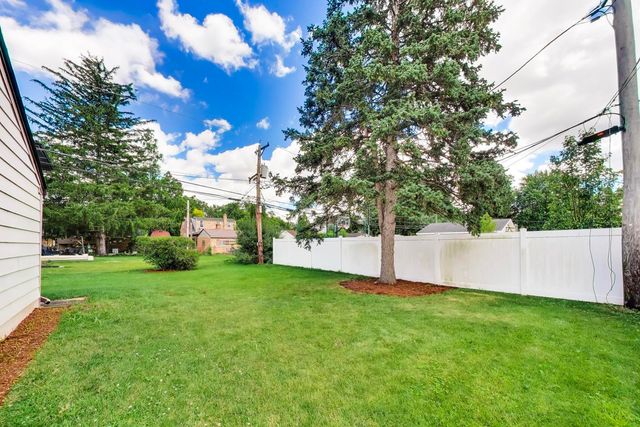 336 W Fremont Avenue, Elmhurst, IL 60126