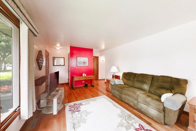 336 W Fremont Avenue, Elmhurst, IL 60126