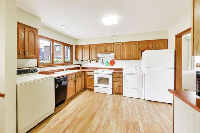 336 W Fremont Avenue, Elmhurst, IL 60126