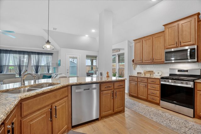 7729 Gatevine Avenue, Joshua, TX 76058