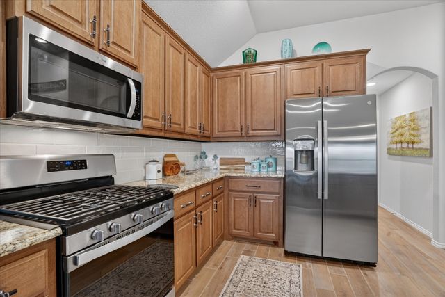 7729 Gatevine Avenue, Joshua, TX 76058