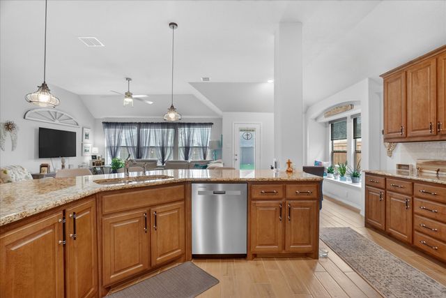 7729 Gatevine Avenue, Joshua, TX 76058