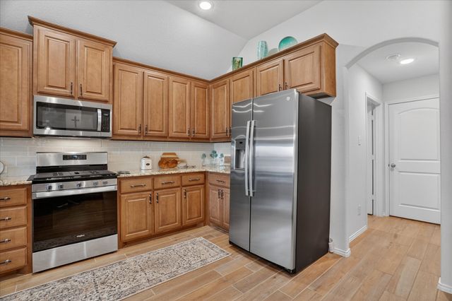 7729 Gatevine Avenue, Joshua, TX 76058