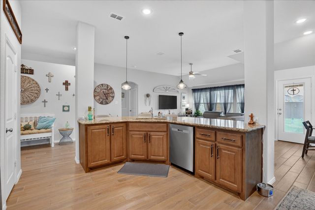 7729 Gatevine Avenue, Joshua, TX 76058