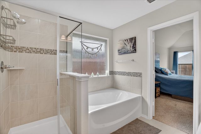 7729 Gatevine Avenue, Joshua, TX 76058