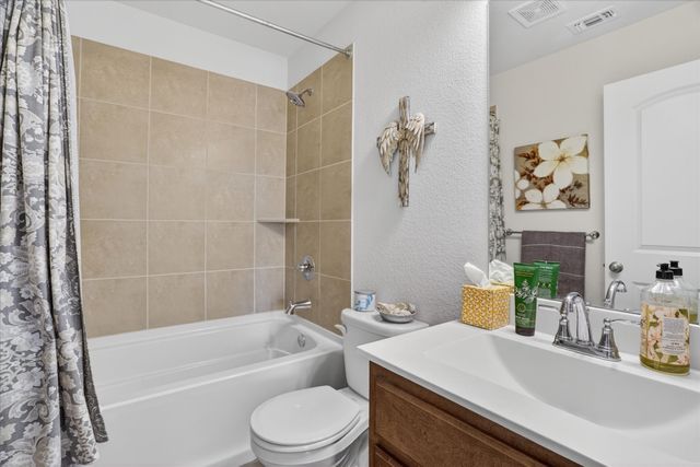 7729 Gatevine Avenue, Joshua, TX 76058