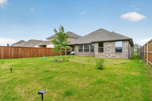 7729 Gatevine Avenue, Joshua, TX 76058