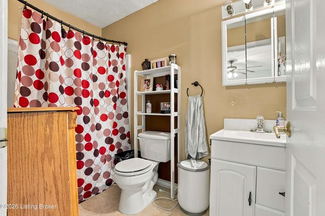 1425 Dawkins Rd, La Grange, KY 40031