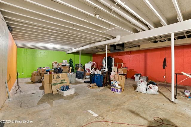 1425 Dawkins Rd, La Grange, KY 40031