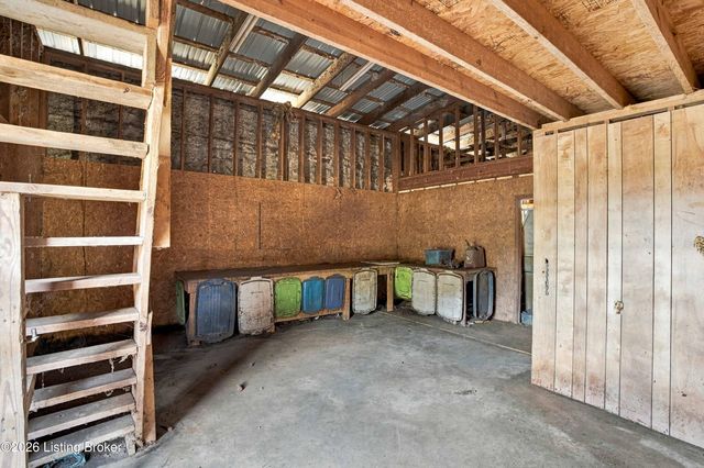 1425 Dawkins Rd, La Grange, KY 40031