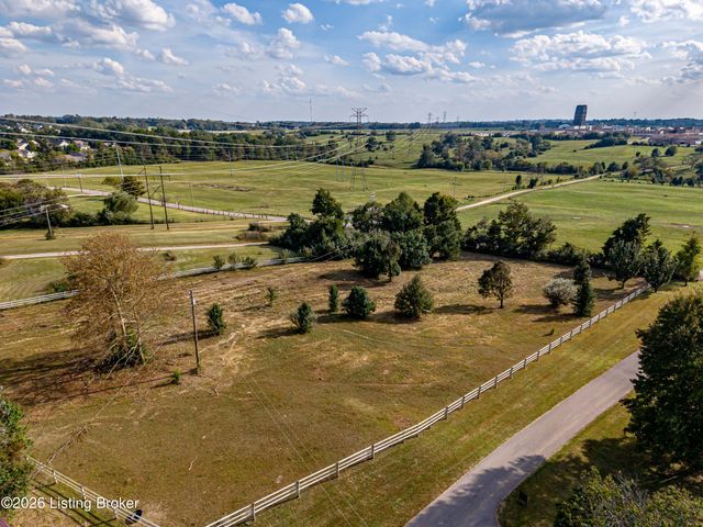 1425 Dawkins Rd, La Grange, KY 40031
