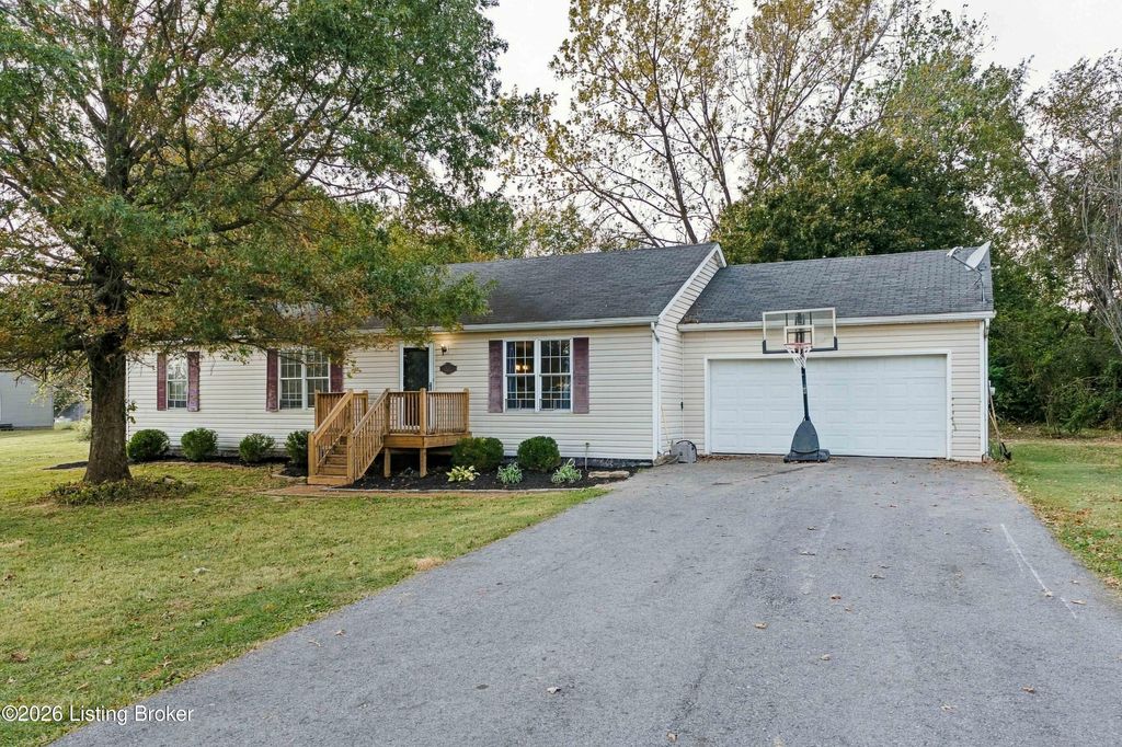 1425 Dawkins Rd, La Grange, KY 40031