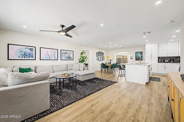 8401 E VIRGINIA Avenue, Scottsdale, AZ 85257