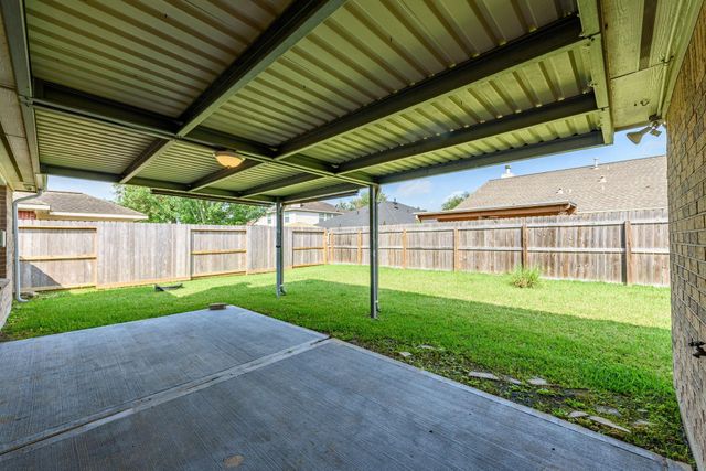 2008 Sandy Bank Lane, Pearland, TX 77581