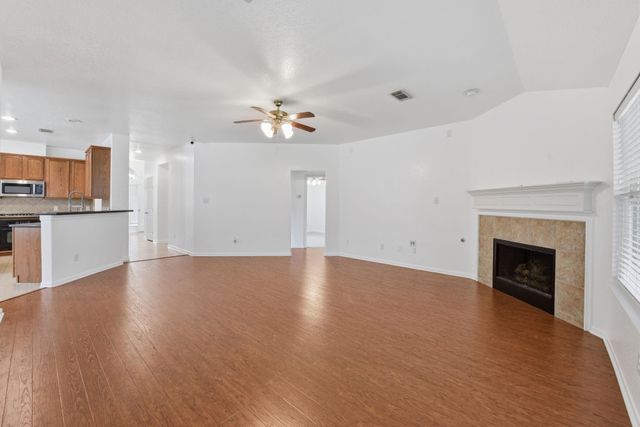 2008 Sandy Bank Lane, Pearland, TX 77581