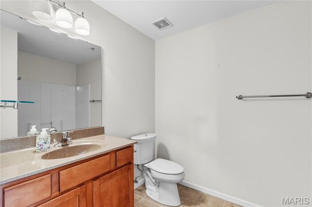 1 Monarch Trace Court 301, Chesterfield, MO 63017