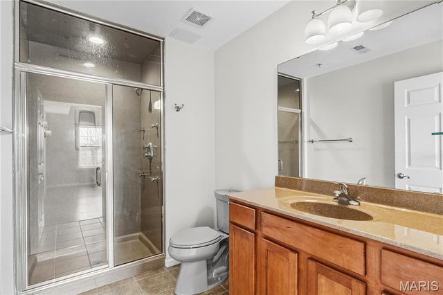 1 Monarch Trace Court 301, Chesterfield, MO 63017