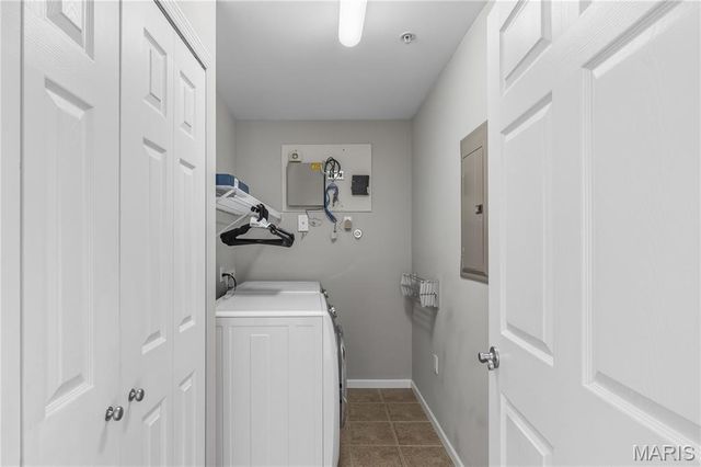 1 Monarch Trace Court 301, Chesterfield, MO 63017