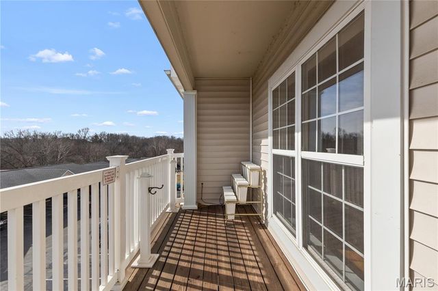 1 Monarch Trace Court 301, Chesterfield, MO 63017