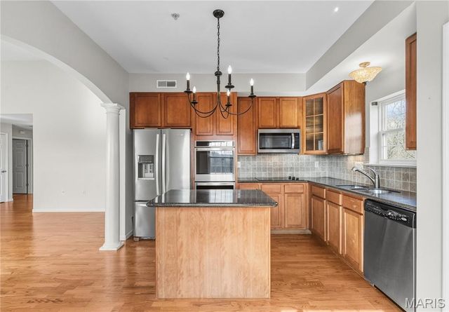 1 Monarch Trace Court 301, Chesterfield, MO 63017