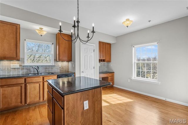 1 Monarch Trace Court 301, Chesterfield, MO 63017