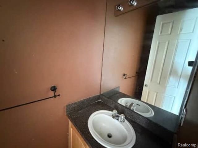 1219 Portsmouth Drive, Howell, MI 48843