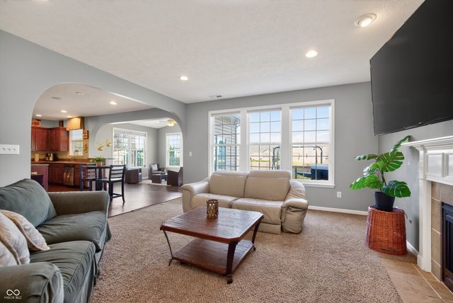 6928 W Winding, Mccordsville, IN 46055