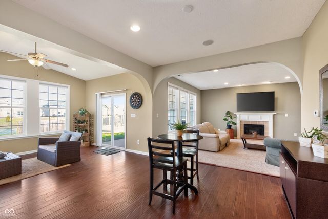 6928 W Winding, Mccordsville, IN 46055