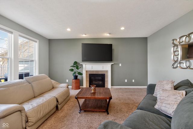 6928 W Winding, Mccordsville, IN 46055