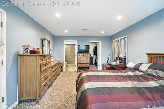 1990 Watkins Lake Road, Waterford Charter Township, MI 48328