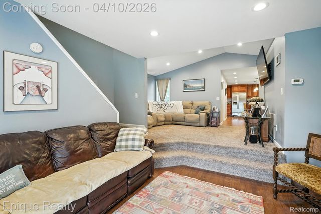 1990 Watkins Lake Road, Waterford Charter Township, MI 48328