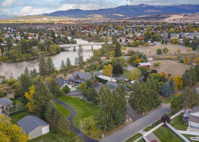 18319 E Riverway Ave, Spokane Valley, WA 99016