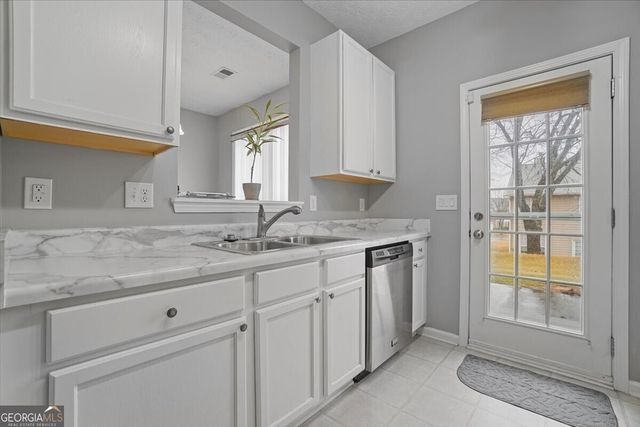 152 Haven Oak Way, Lawrenceville, GA 30044