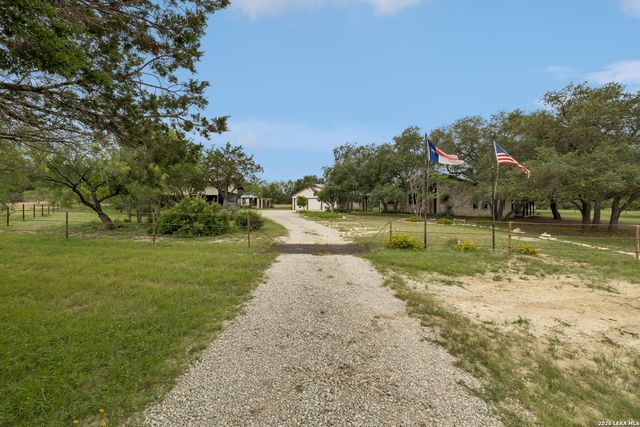 4125 County Road 251, Hondo, TX 78861