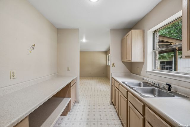4125 County Road 251, Hondo, TX 78861