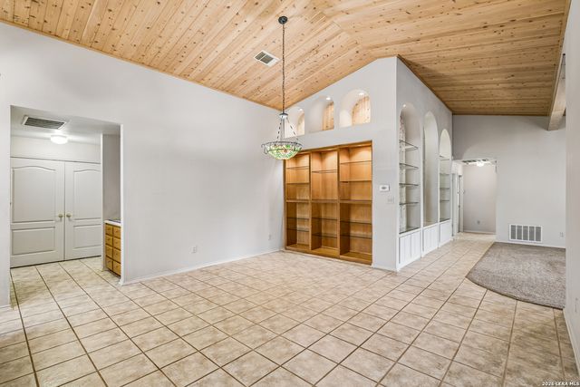 4125 County Road 251, Hondo, TX 78861