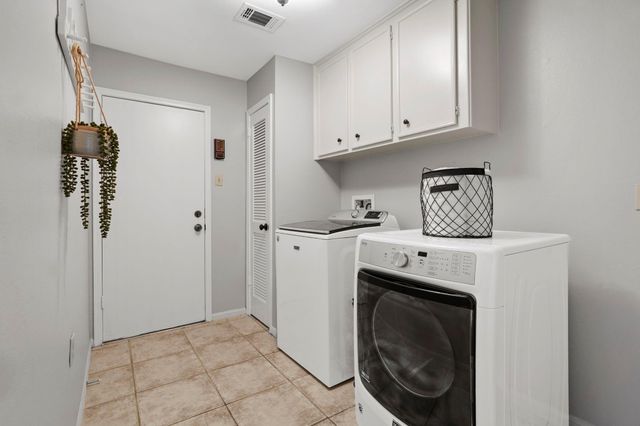 8206 Colonial Oaks Lane, Spring, TX 77379