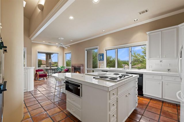 3 Crabapple CT, The Hills, TX 78738